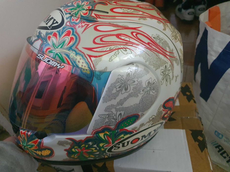 Lindo capacete mota flores Suomy tamanho XL