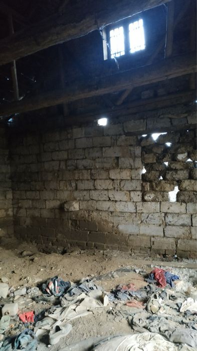 Продам земельну ділянку та будинок в селі Остриця