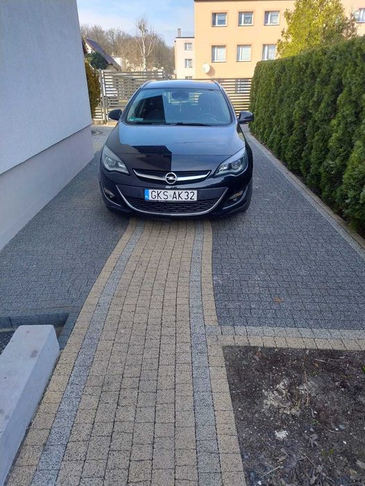 Opel Astra J Sports Tourer 2013r