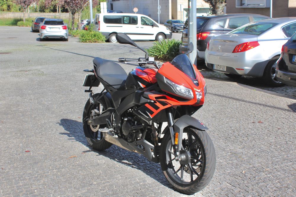 Aprilia Tuono 125 (2023) | 8.800 km | Escape MIVV