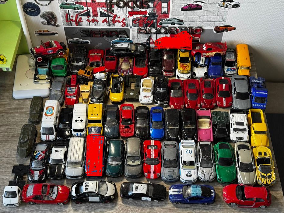 Моделі машинки Kinsmart welly RMZ Autotime Bburago shell 1/38 1/36 1/32 BMW Mitsubishi Mercedes Jaguar Volkswagen Peugeot Lexus ford mustang Chrysler