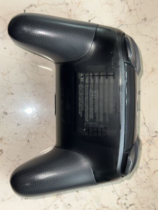 Oryginalny Nintendo Switch Pro Controller - pad do Nintendo Switch