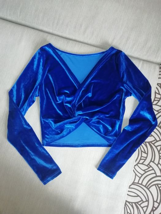 Бархатний кроп-топ Bershka