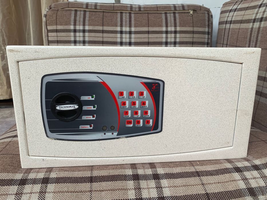 Сейф TECHNOMAX 745/el