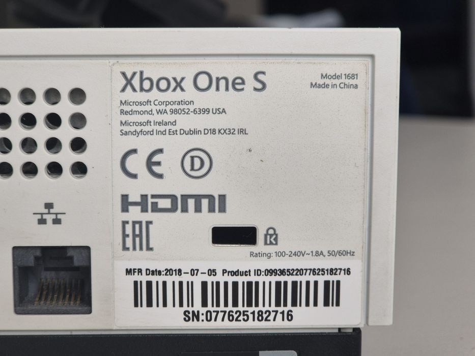 Xbox One S 1t 2 pady ładowarka, akumulatorki do padów zestaw gier