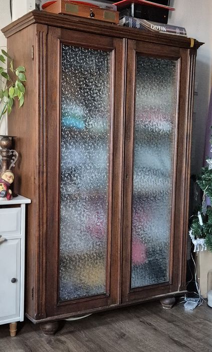 Stara szafa kredens w stylu Ludwikowskim Vitnatge