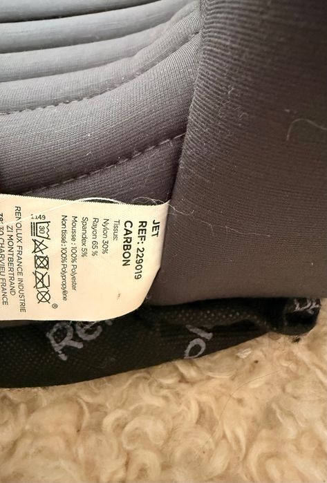 Дитяче автокрісло-бустер бренду Renolux, модель Confort