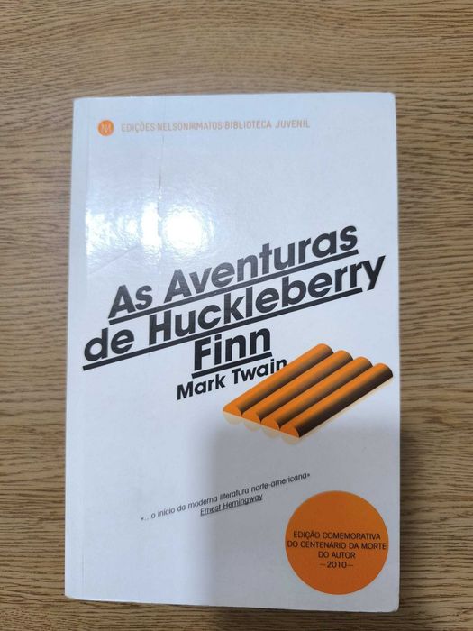 A Divina Comédia Dante Crime e Castigo Fiódor Os Três Mosqueteiros Dumas As Viagens de Gulliver Adeus às Armas Hemingway As Aventuras de Huckleberry