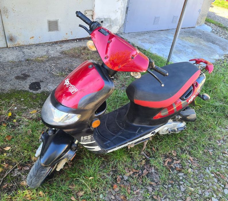 Скутер Viper zip r3I 50 їде 80км в гарному стані
