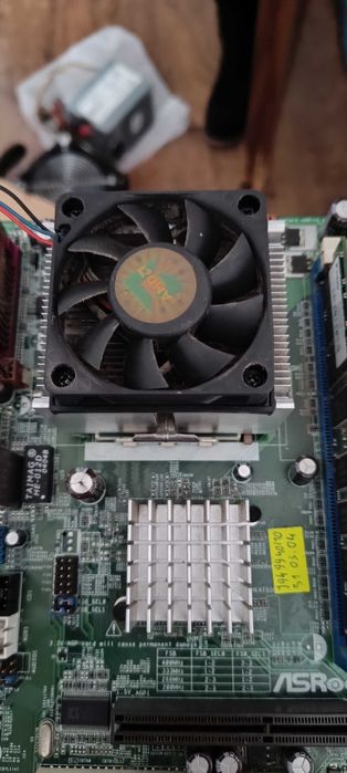 ASRock K7S8XE+ ram 512+256+128 mb AMD athlon 2000+
