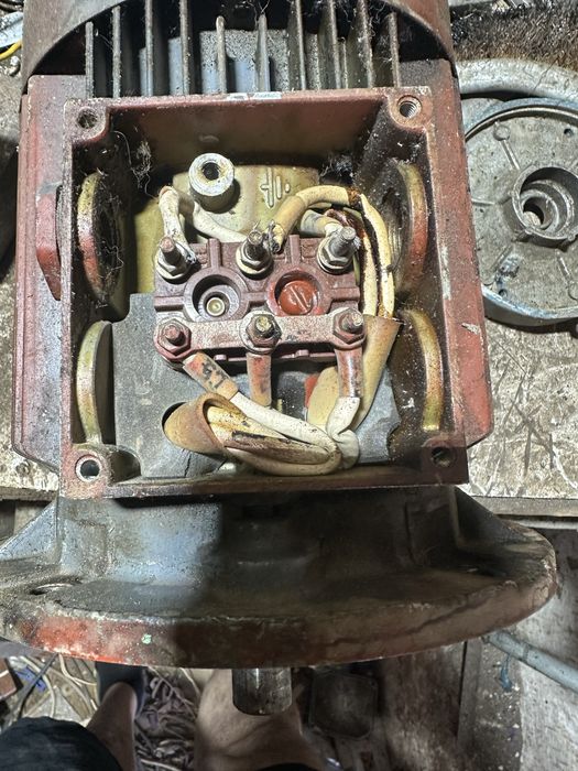 Электромотор 1.5 квт 3000 об/хв.