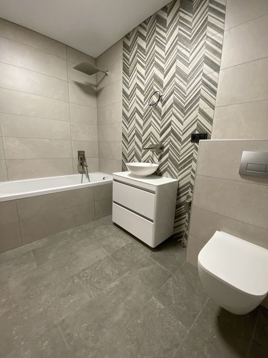 Продам 2 кімнатну квартиру в новобудові( Корбутівка )