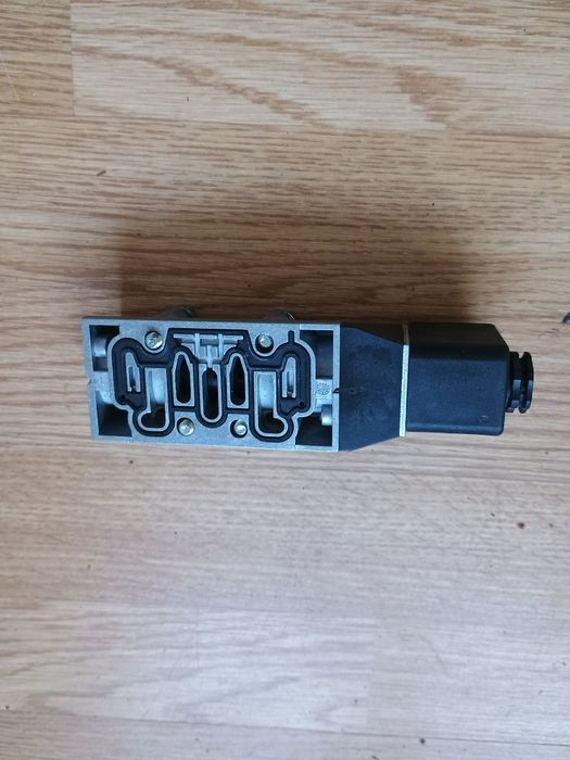 Znormalizowany pneumatyczny zawór elektromagnetyczny