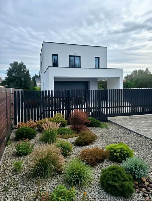 ogrodzenie grzebieniowe aluminiowe pionowe profile mur betonowy L