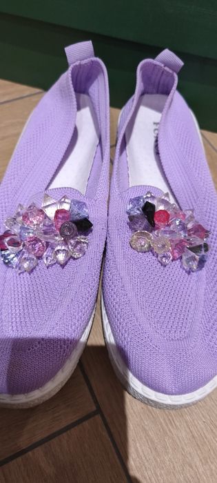 Liliowe trampki z kryształkami slipon