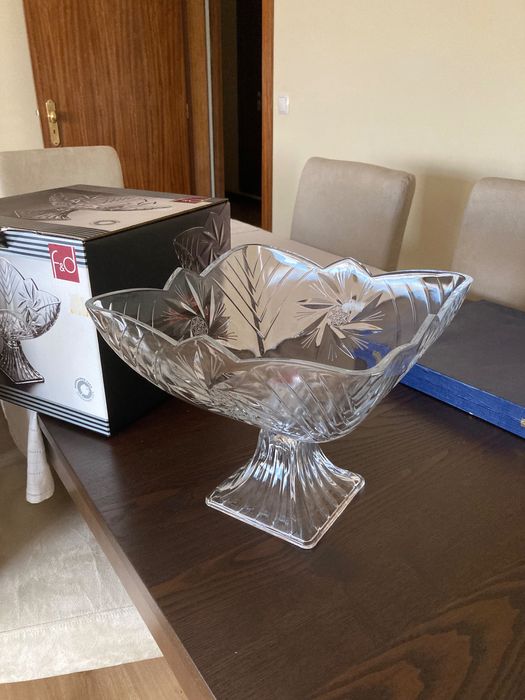 Taça de cristal com pé