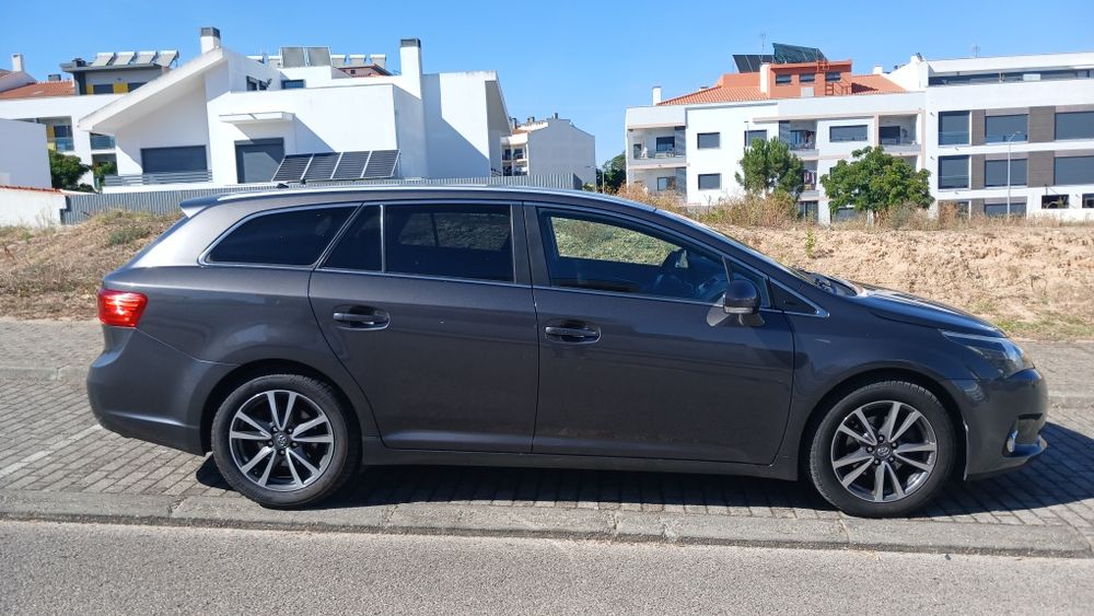 Toyota Avensis 2.0 D4D luxury