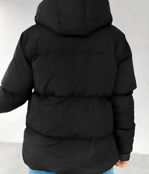 продаю куртку найк нову