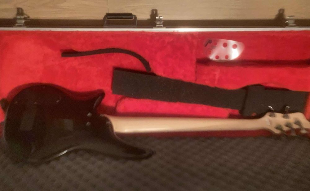 Vendo ou troco  jackson JS3Q alien bass  + sistema sem fios Mooer