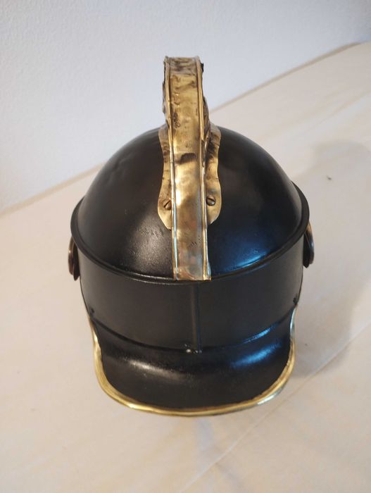 Capacete de Bombeiro Françês , Segundo Império. 1851