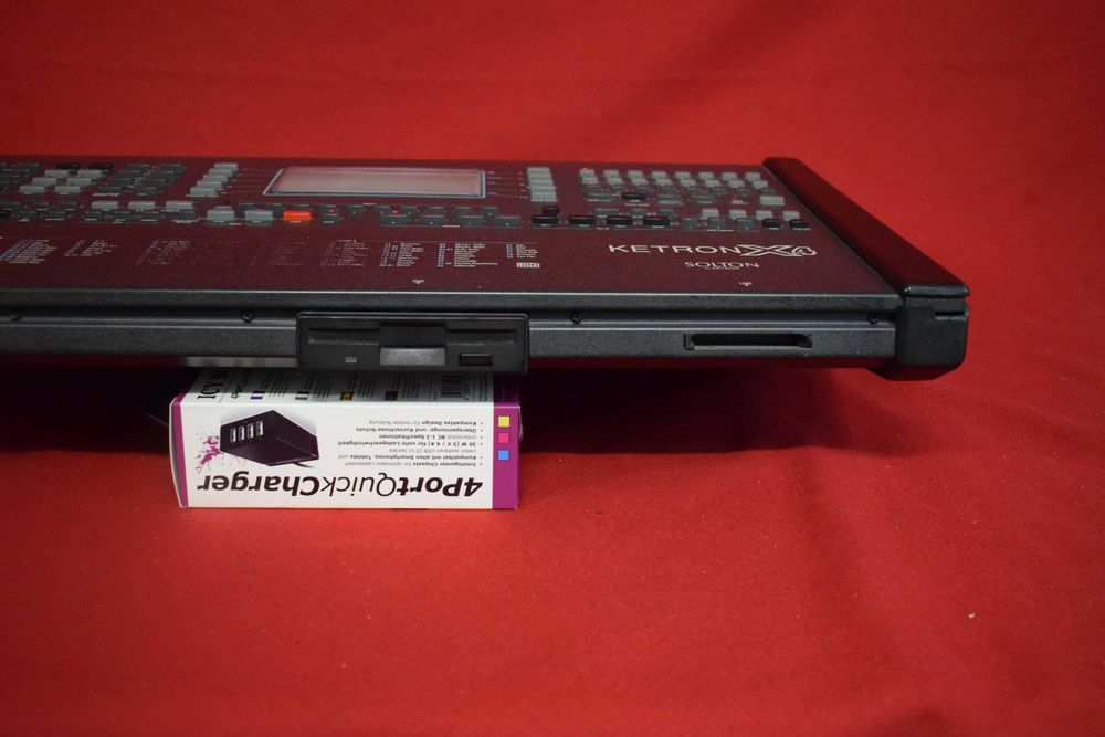 Caixa de ritmos - Módulo ketron X4 Solton