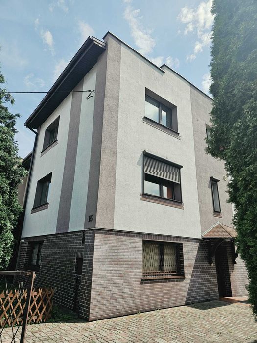 Przestronny dom z potencjałem | 6 pokoi | 3 łazienki | Garaż 40 m² | Krotoszyn – Parcelki