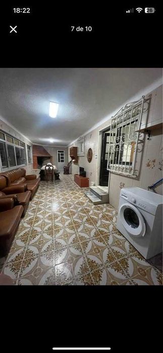 Arrendo quarto disponível em moradia T4 térrea com quintal, zona de Pinhal Novo