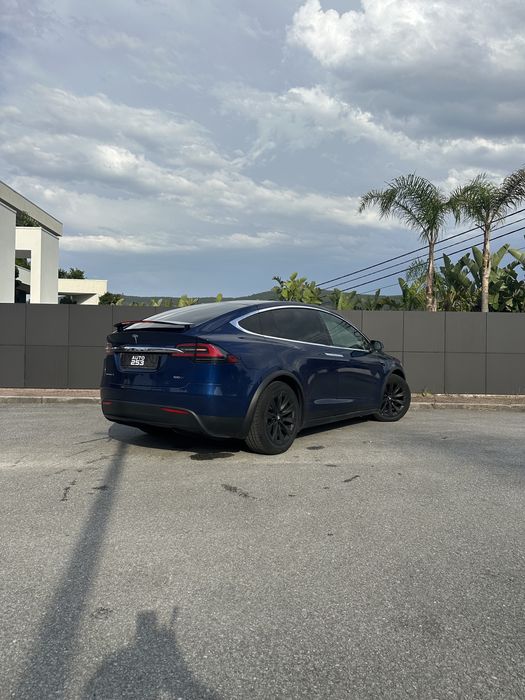 Tesla Model X — fotografia 4