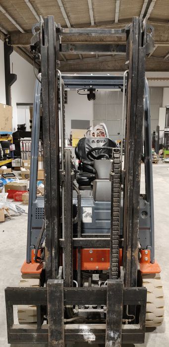 Empilhador elétrico Toyota 1600kg mastro 3,3mt