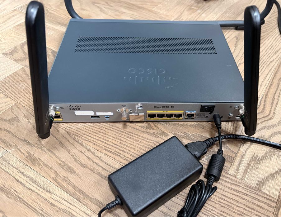 Router Cisco Secure Fe 4G LTE / Hspa+ W/ Sms/Gps (C881G-4G-GA-K9)
