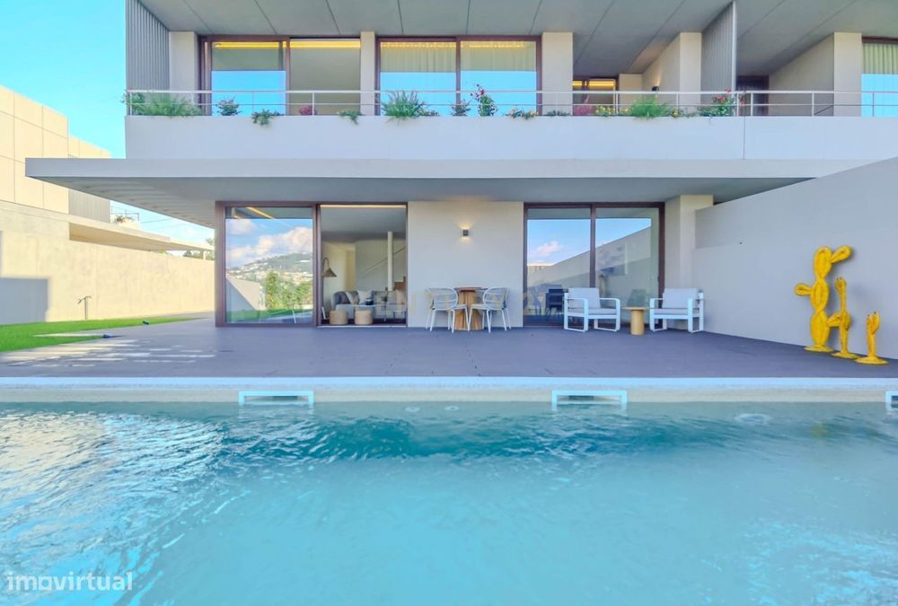 “Villas Jardim”: Moradia T3 Nova com Piscina e jardiim em Felgueiras