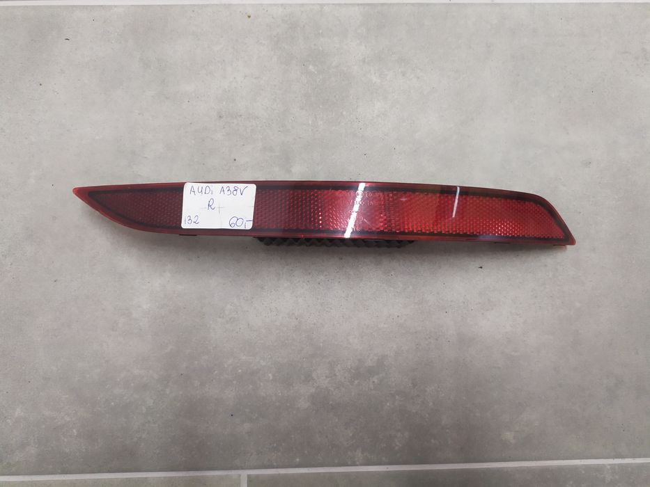Odblask zderzaka prawy tylny tył Audi A3 8V #132