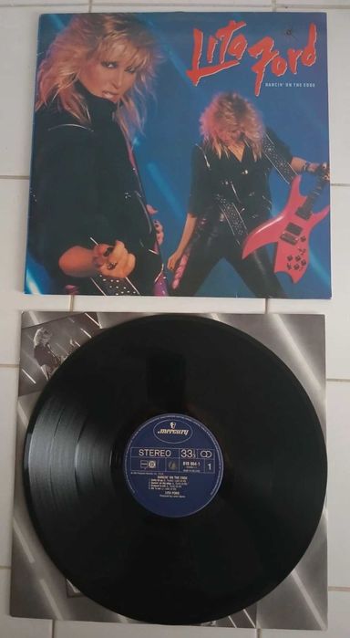 Lita Ford - Dancin' on the Edge (Vinyl)