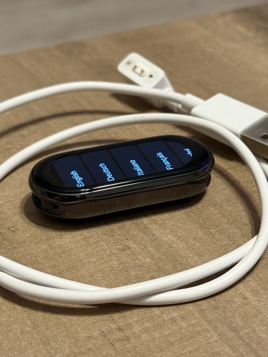 Xiaomi smart band 8 mi band czarny bez paska bdb stan ładowarka