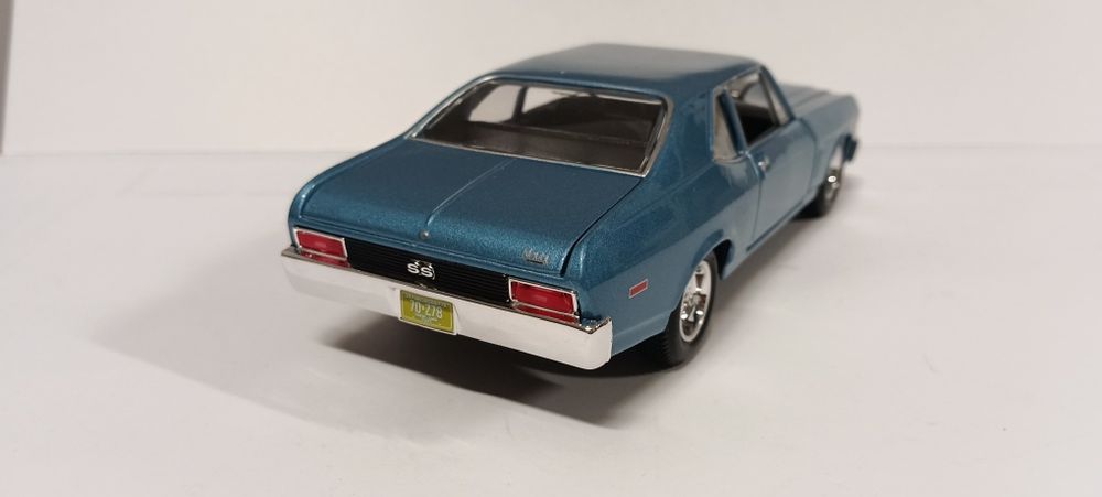 Carro Chevrolet Nova SS  1/24