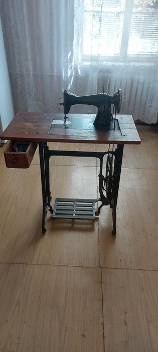 Раритет,  швейная ножная машинка