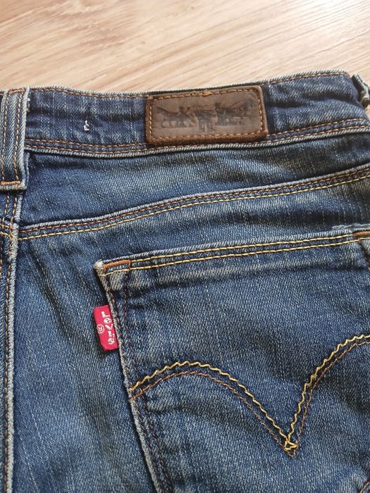 Jeansy Levis 572 Boot Cut W27L32