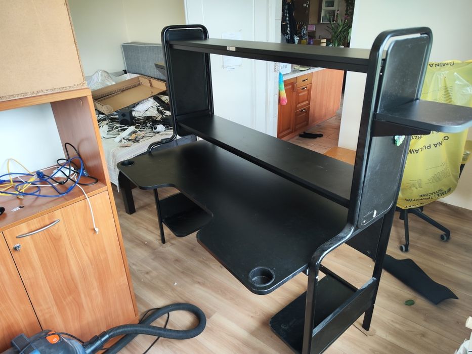 Biurko ikea fredde