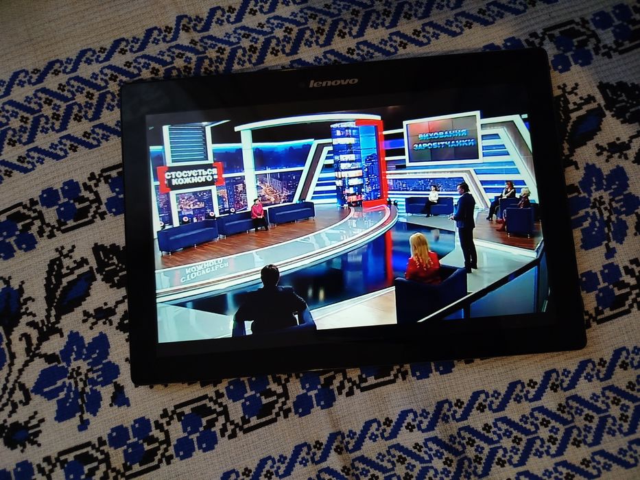 Планшет Леново TAB2 10 дюймів Lenovo TB2-70L TAB 2G+16GBL-UA