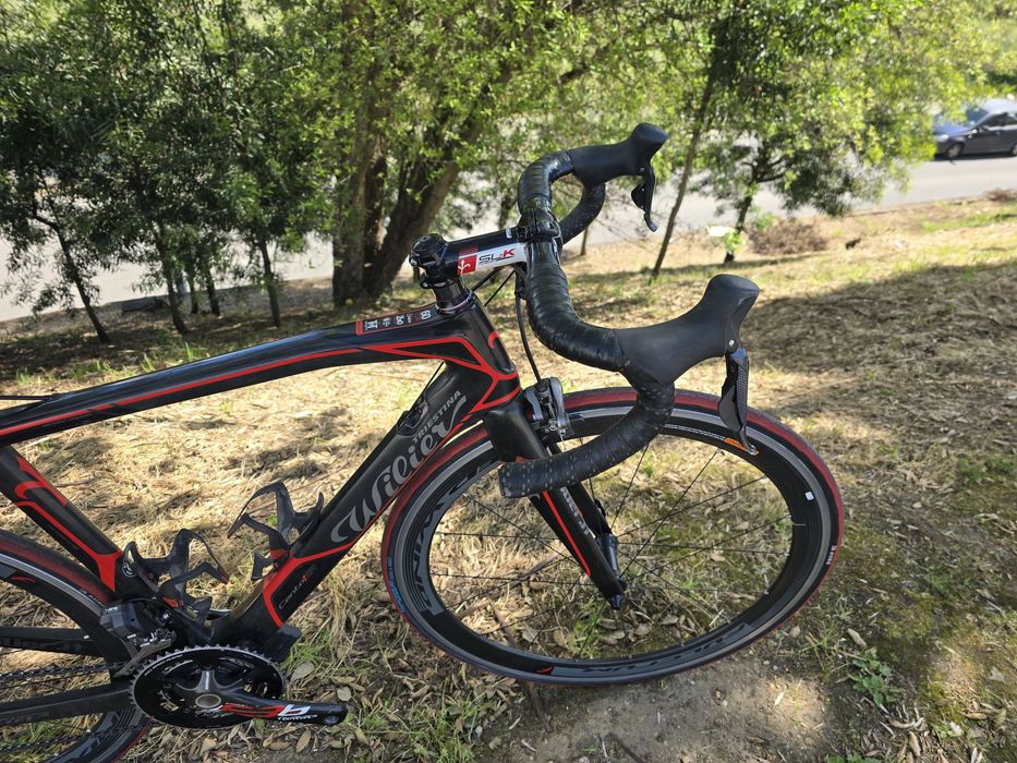 Bicicleta carbono grupo eletrico