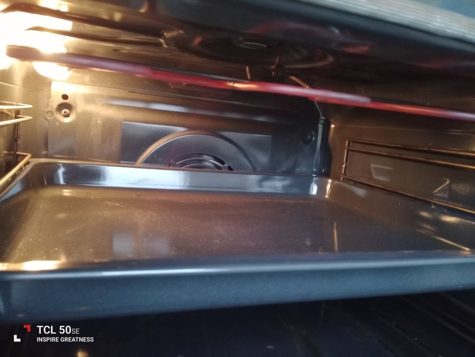 Forno Electrolux a funcionar na perfeição.