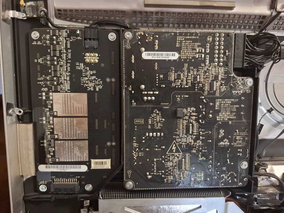 iMac 27" A1312 Mid 2010 – Avariado | Para Peças ou Reparação