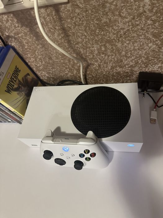Продаю Xbox series s