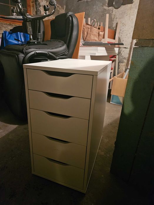 Biała komoda/szafka z szufladami