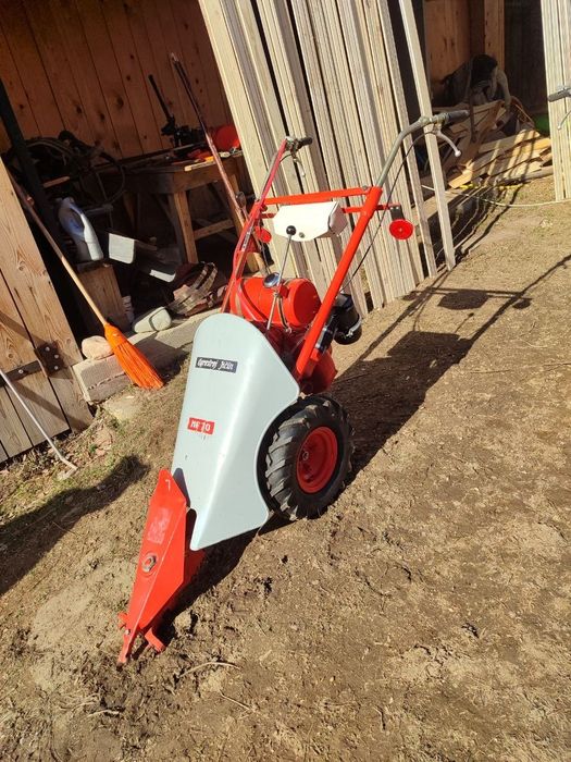 Продам чеські косарки mf-70