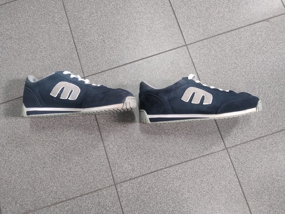 Sprzedam buty męskie.