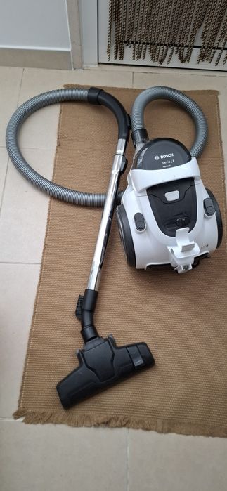 Aspirador sem Saco BOSCH BGS05A222 Série 2 
4.4