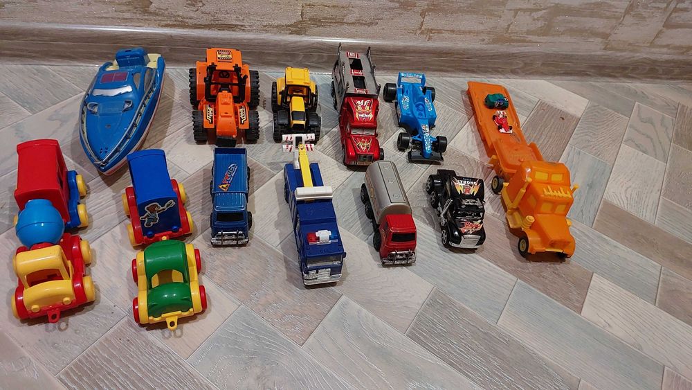 Дитячі машинки метал і пластик