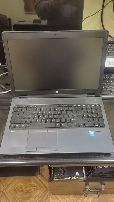 HP Zbook 15 G2 I7, 24GB, SSD512, Intel+Quadro K1100M, Win11 Pro 26H2