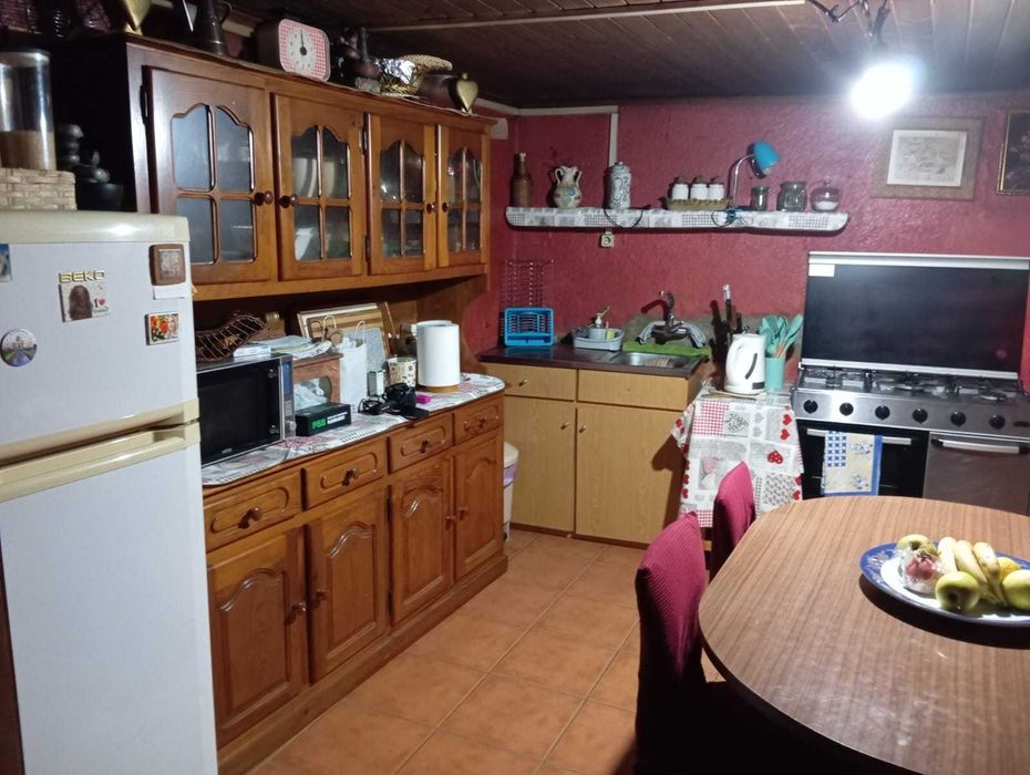 Vendo moradia , propriedade privada com vedação total